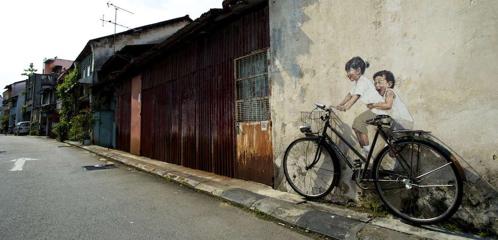 回忆小时候.......... Recall our childhood.........