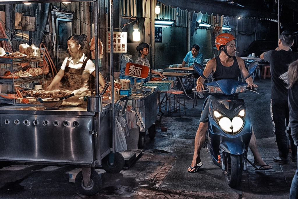 Tonghua Night Market in Taipei, Taiwan by Joshua Webb on 500px.com