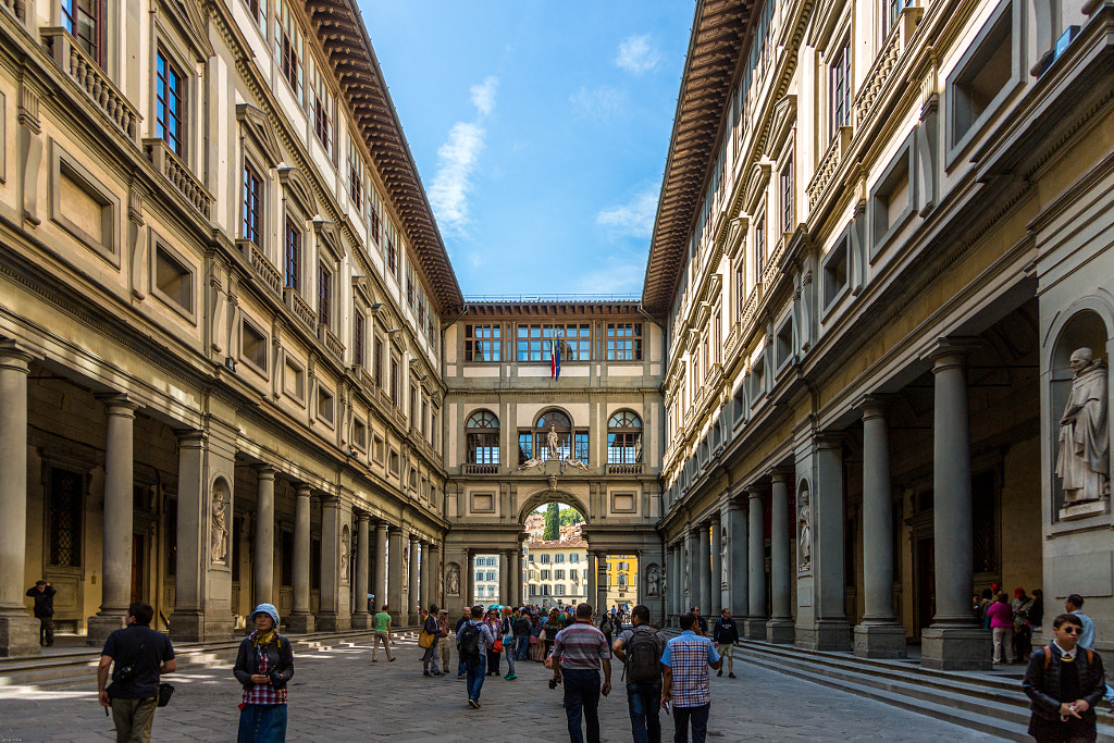 Photograph Piazzale Degli Uffizi, Florence by Jerry Lee on 500px
