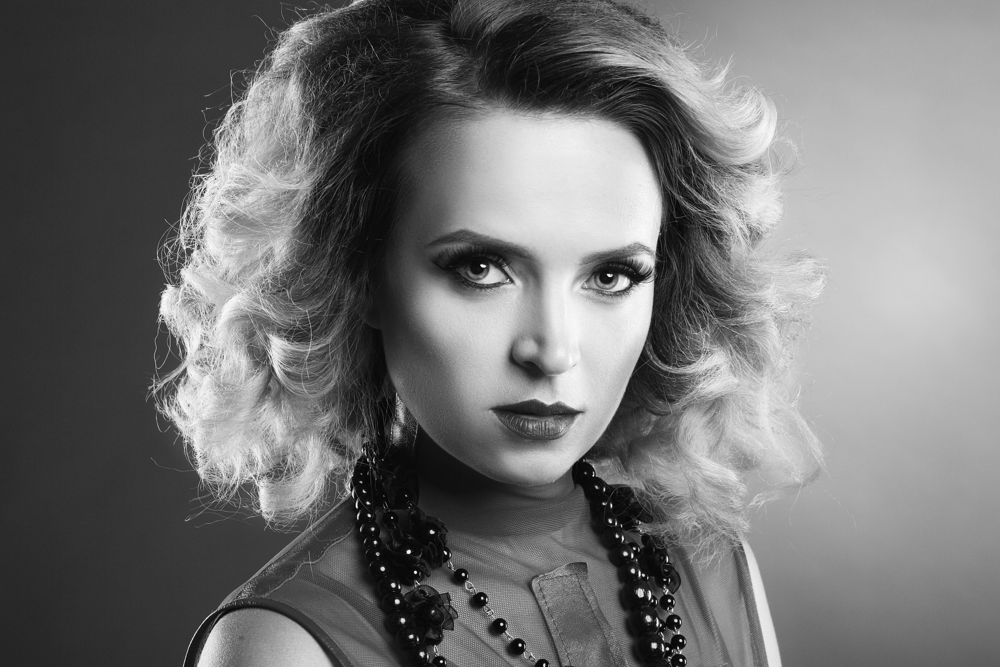 women with perfect make up