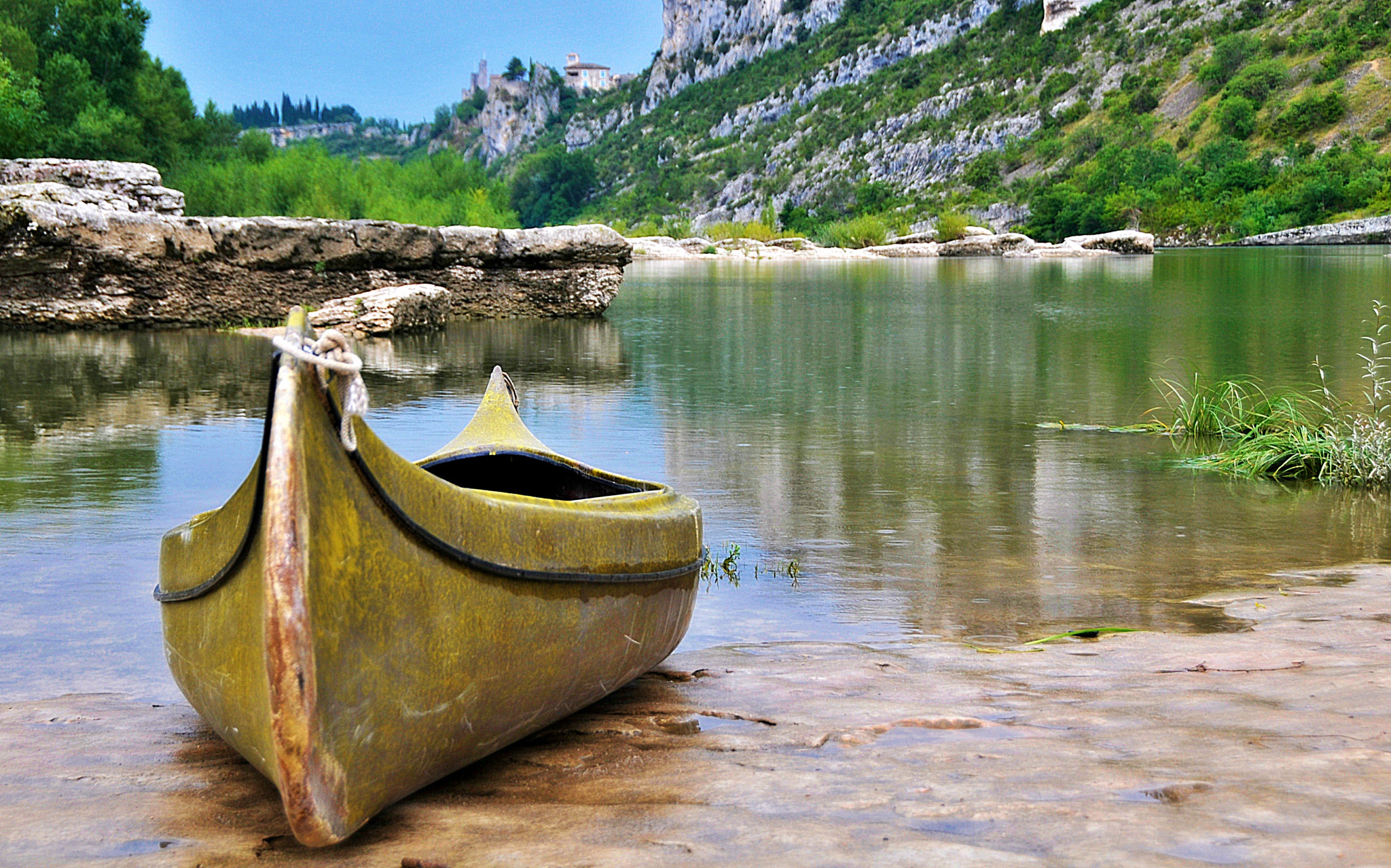 Le vieux canoé