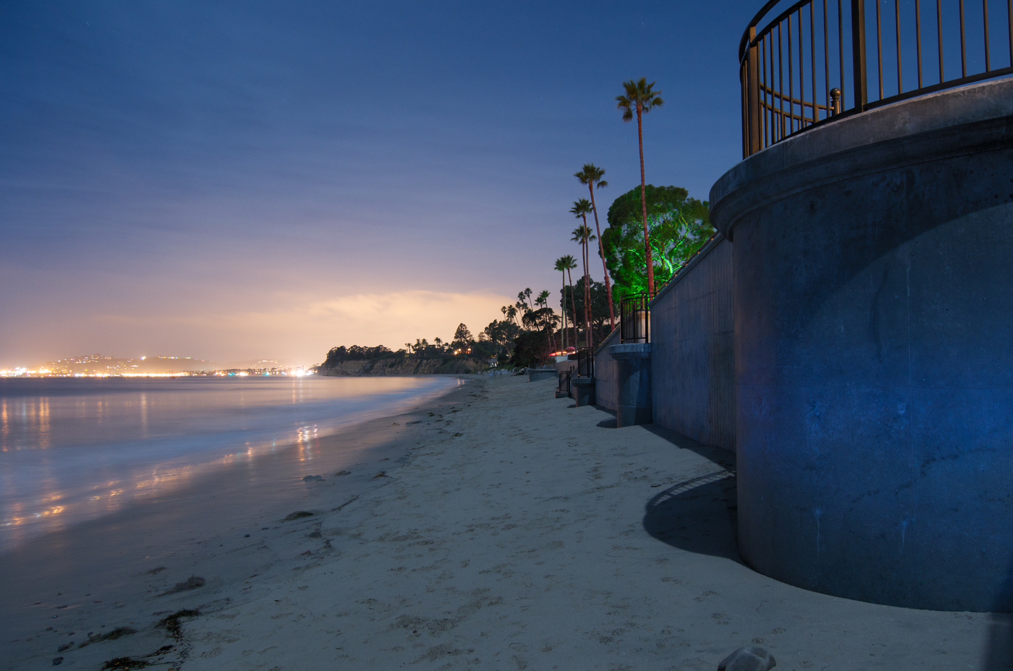 Wall below the Coral Casino at Butterfly Beach