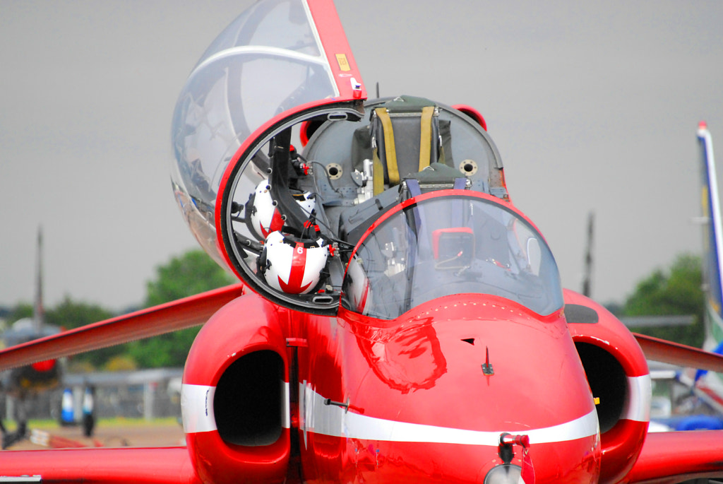 Red Arrows, Hawk T1 by James Lucas on 500px.com