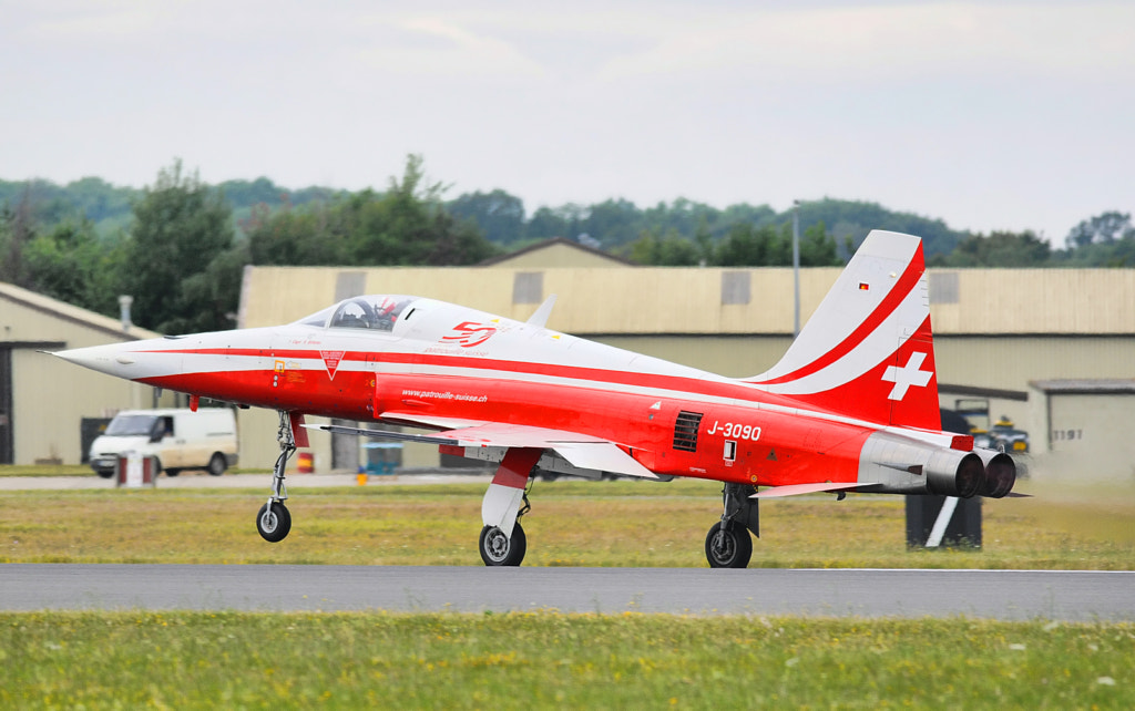 Patrouille Suisse,  Northrop F-5E Tiger II fighter/bomber jet by James Lucas on 500px.com