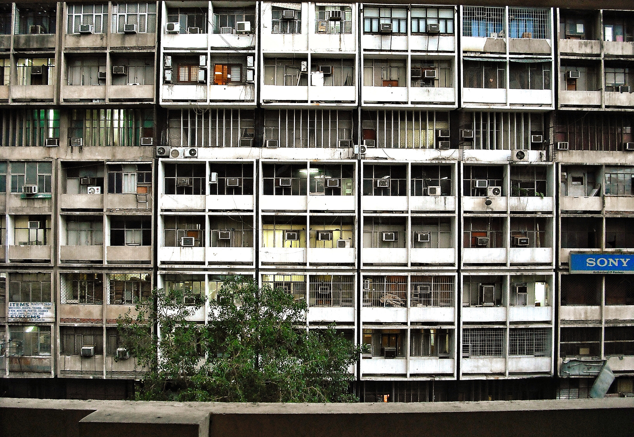 New Delhi building : each window a different AC split unit!