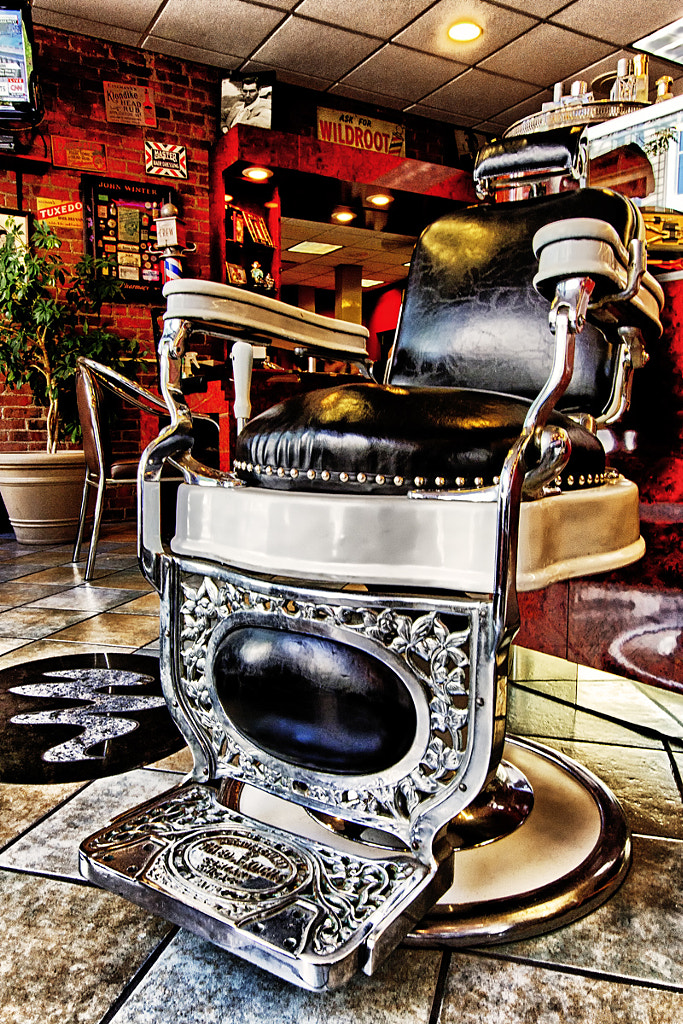 Montana Barber chair by Jon Muzzarelli / 500px