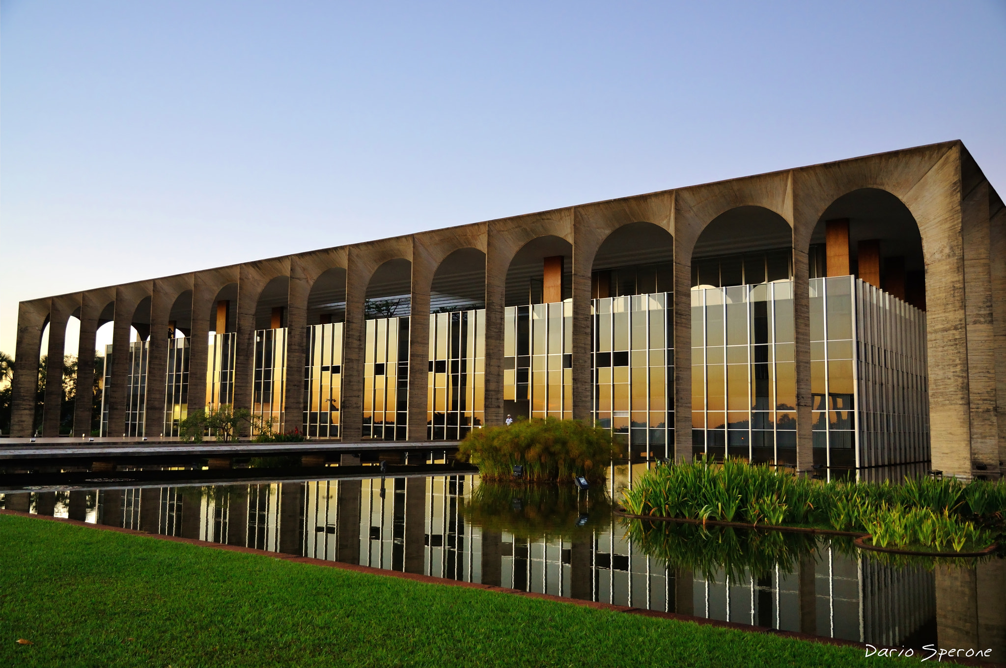 Palácio do Itamaraty de Brasilia by Dario Sperone / 500px