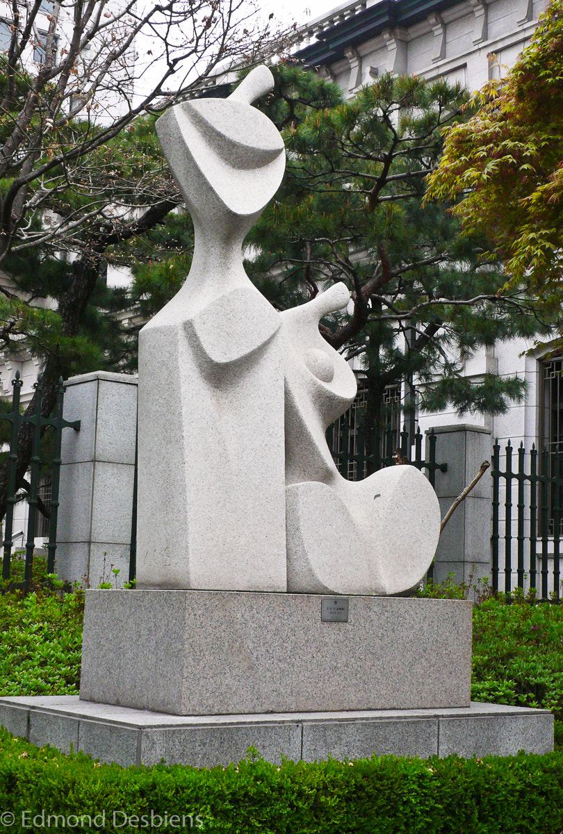 Panasonic DMC-LX2 sample photo. Art statue photography