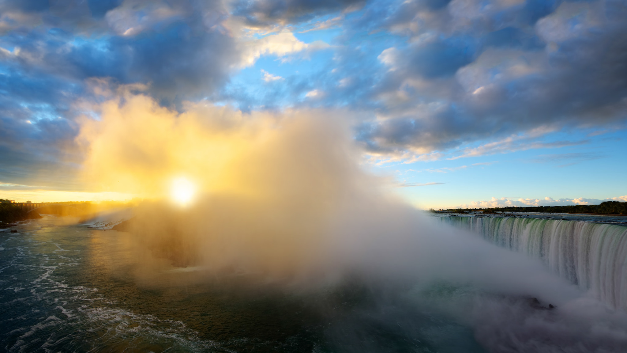 Sunrise at Niagara Falls