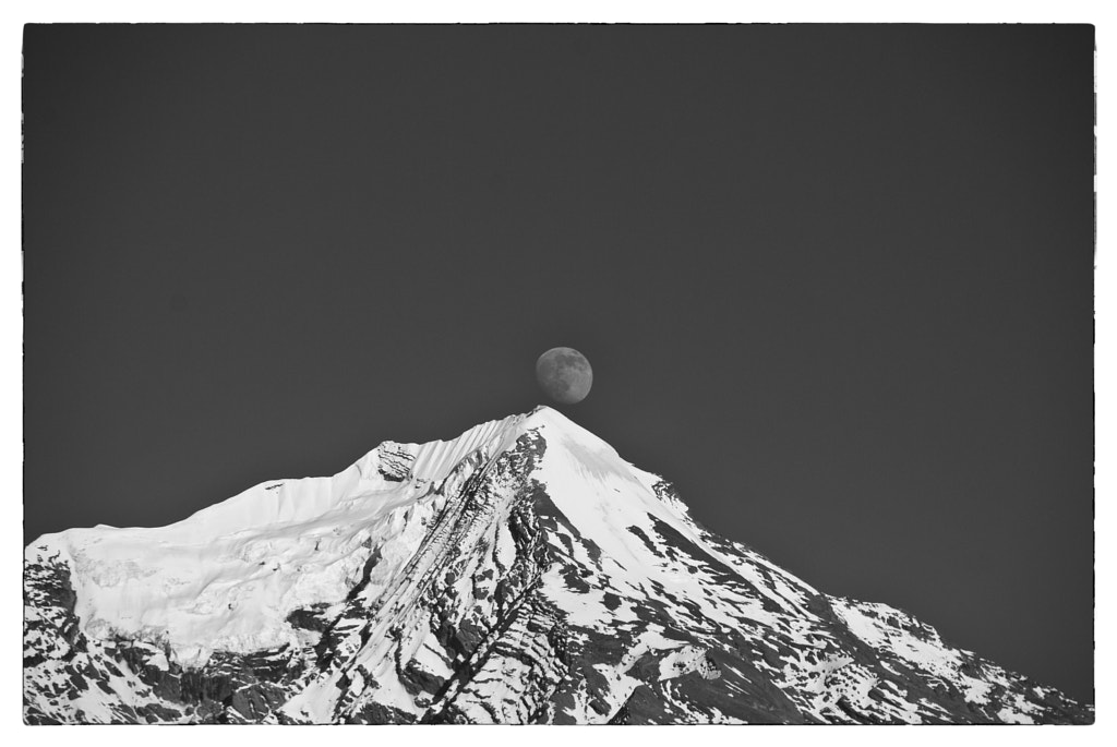 PISANG PEAK 6091m by Alberto Uyarra on 500px.com