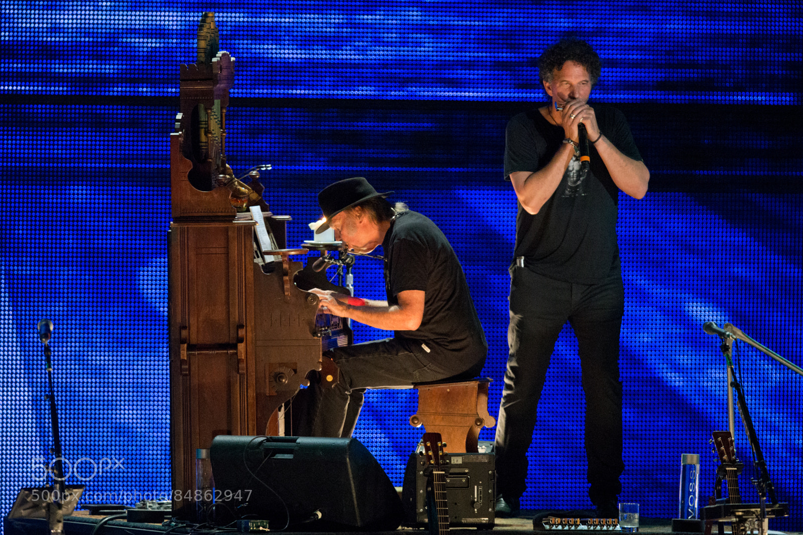 Canon EOS-1D X sample photo. Neil young photography