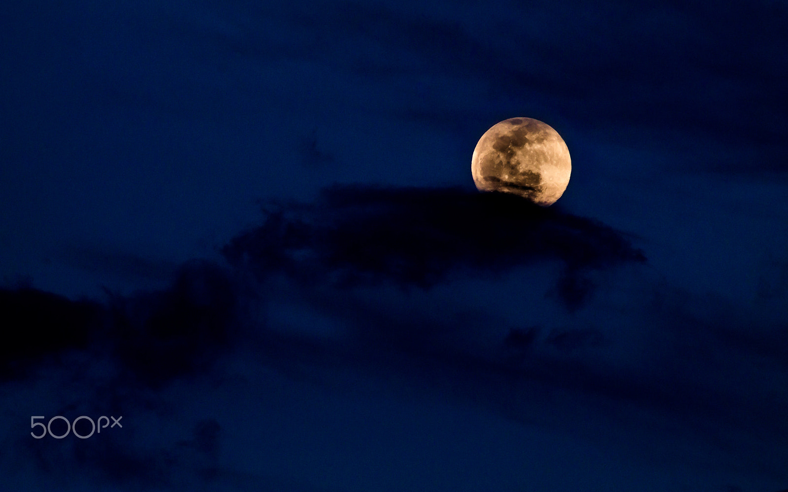 Canon EOS 1100D (EOS Rebel T3 / EOS Kiss X50) sample photo. The cloud touches the moon photography