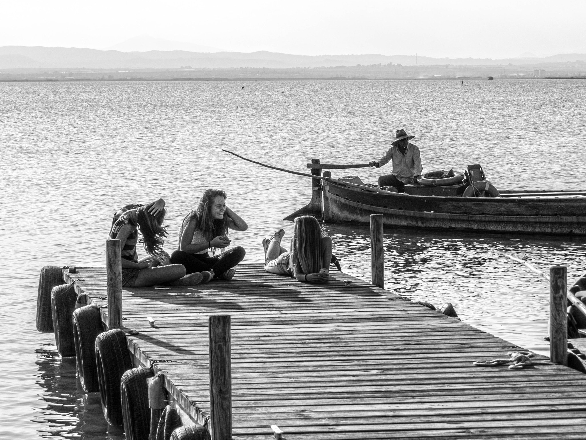 Al pasar la barca me dijo el barquero....