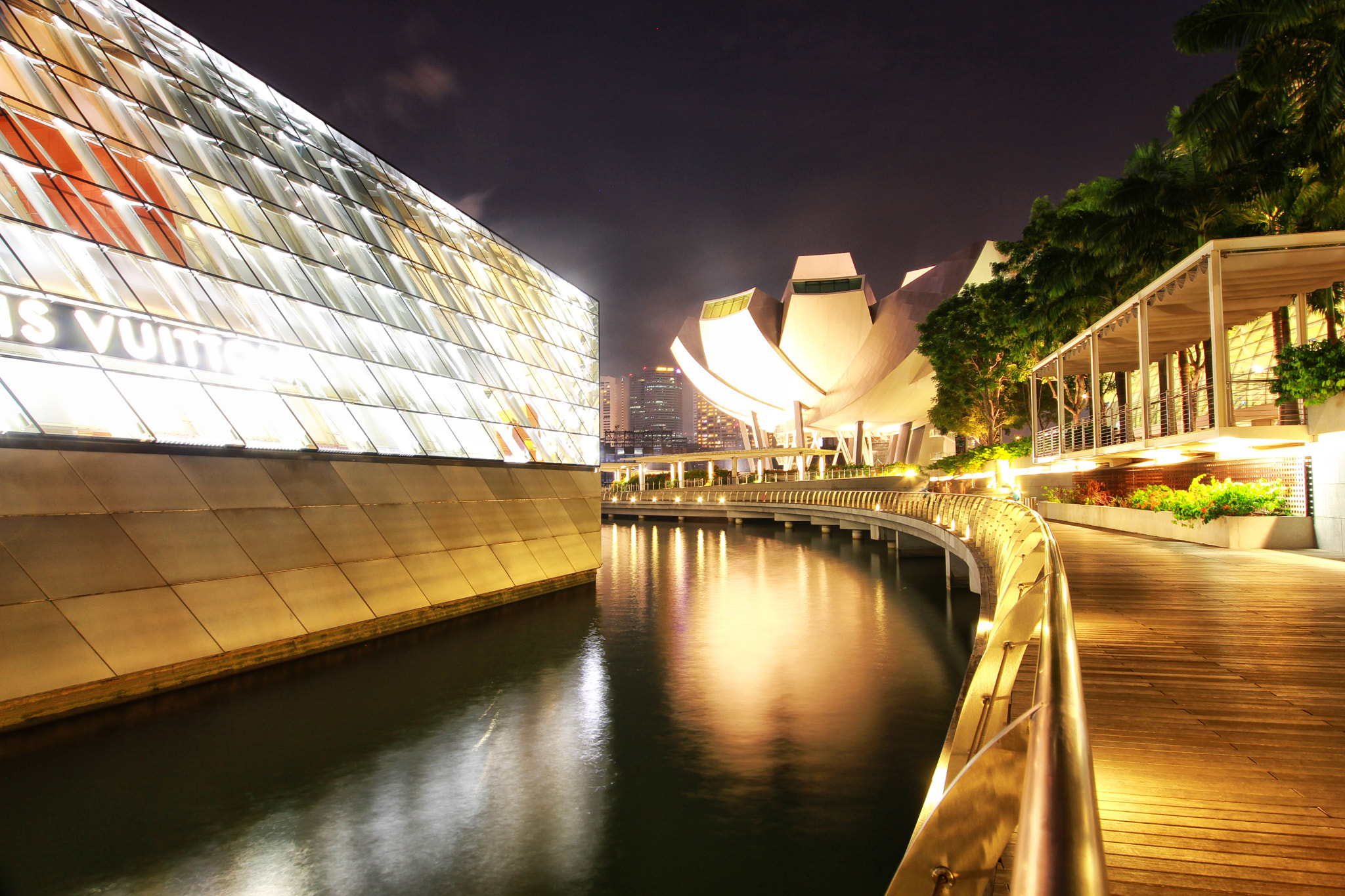 Sigma 12-24mm F4.5-5.6 II DG HSM sample photo. Vuitton photography