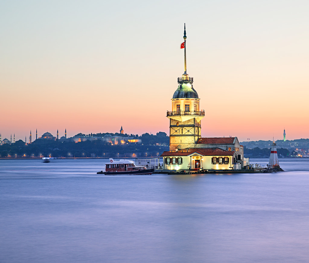Maiden Tower by İlhan Eroglu on 500px.com