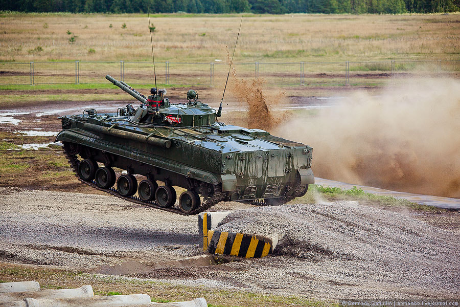 Flying tank by Gennady Gafiullin / 500px