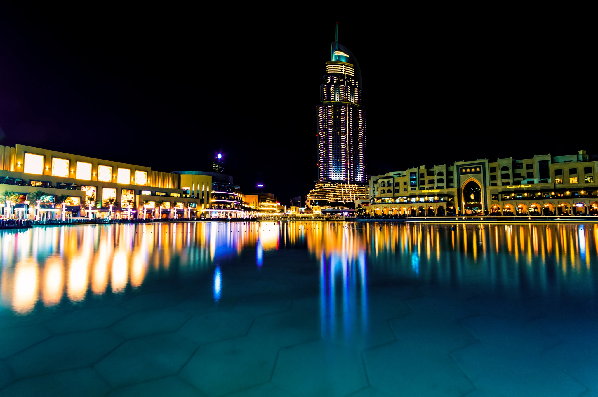 Dubai mole ( the biggest mole in the world ) by Ahmed Thabet Photo