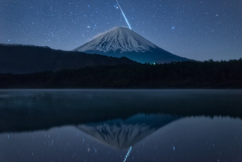 Stunning Moment (Fuji & Meteor) by Yuga Kurita on 500px.com