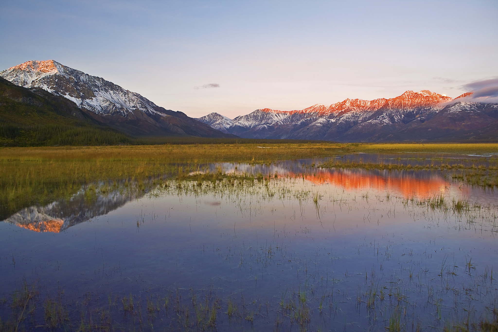 Canada, Yukon, Alaska Highway, Kluane Lake, Sunrise, Reflection, Destruction Bay , Fall Colors, 加拿大,