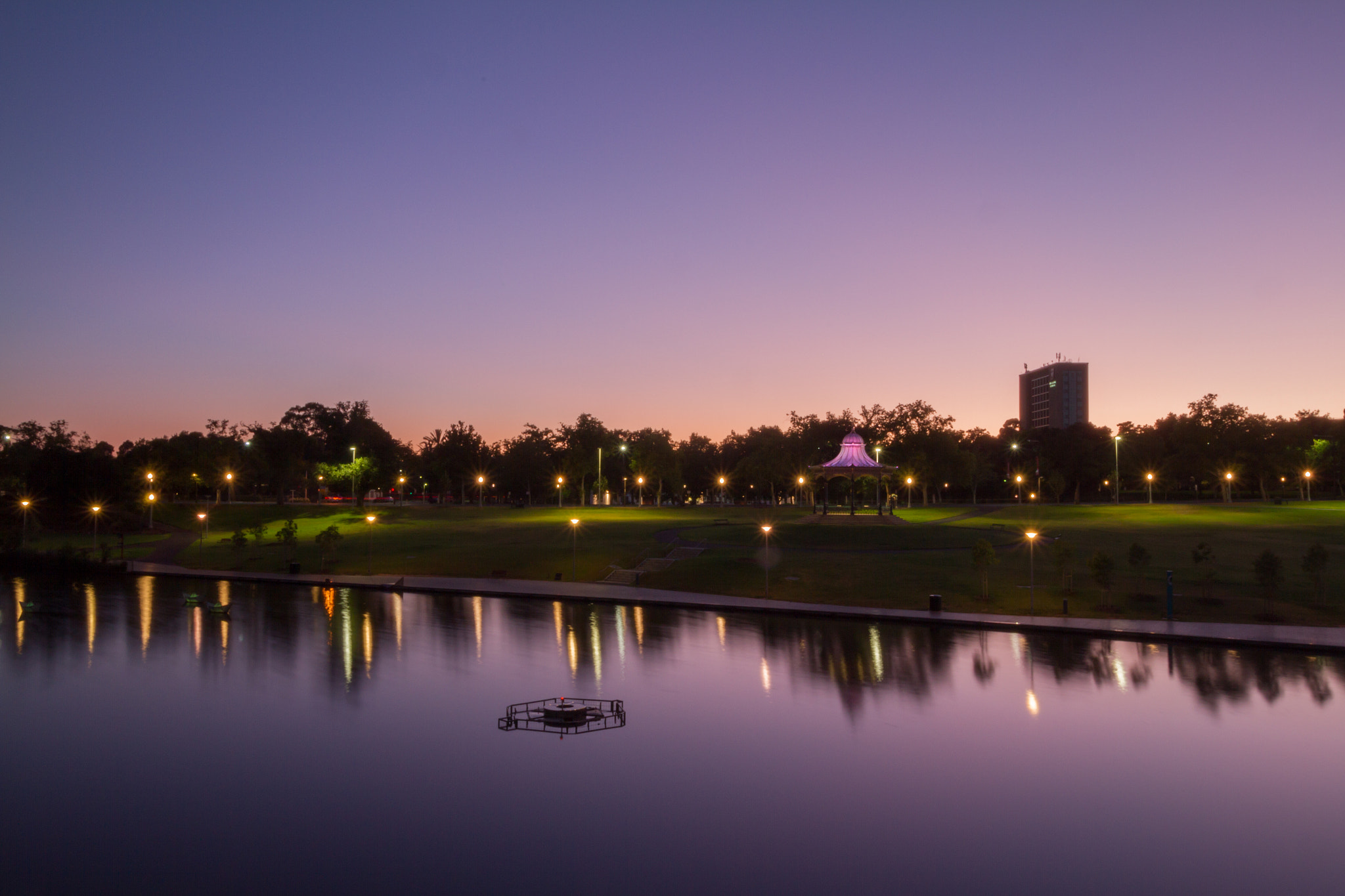 Adelaide Elder Park Down (River Torrens)