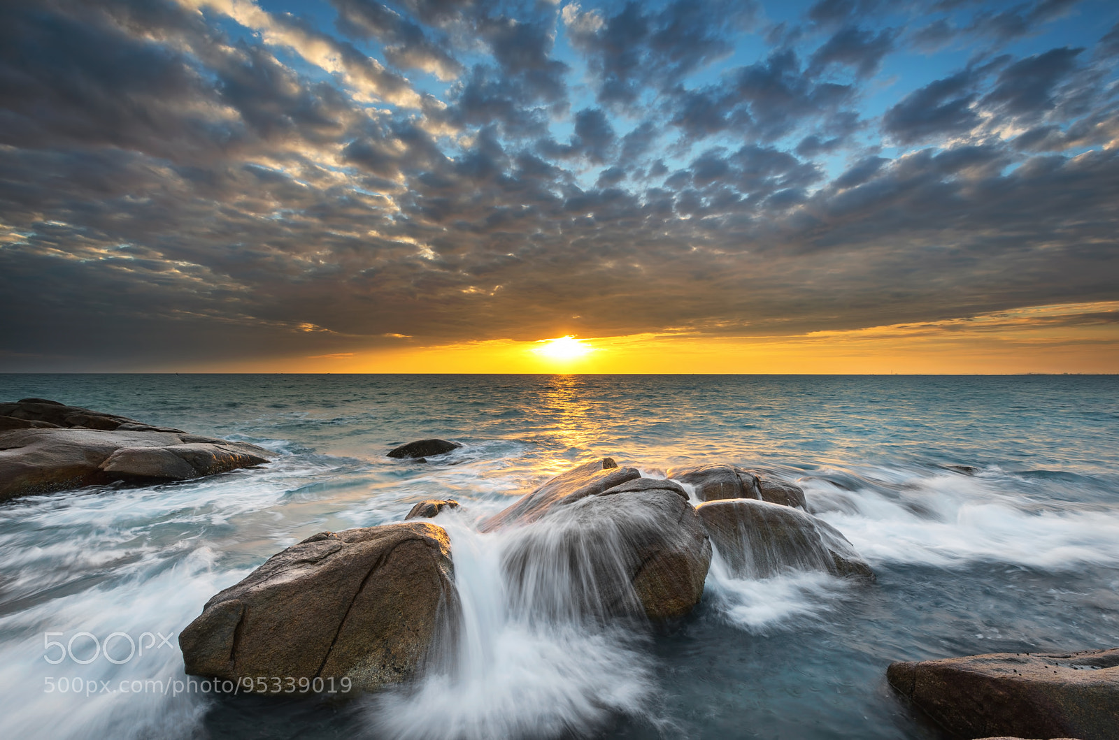 Nikon D750 sample photo. Wave on the rock photography