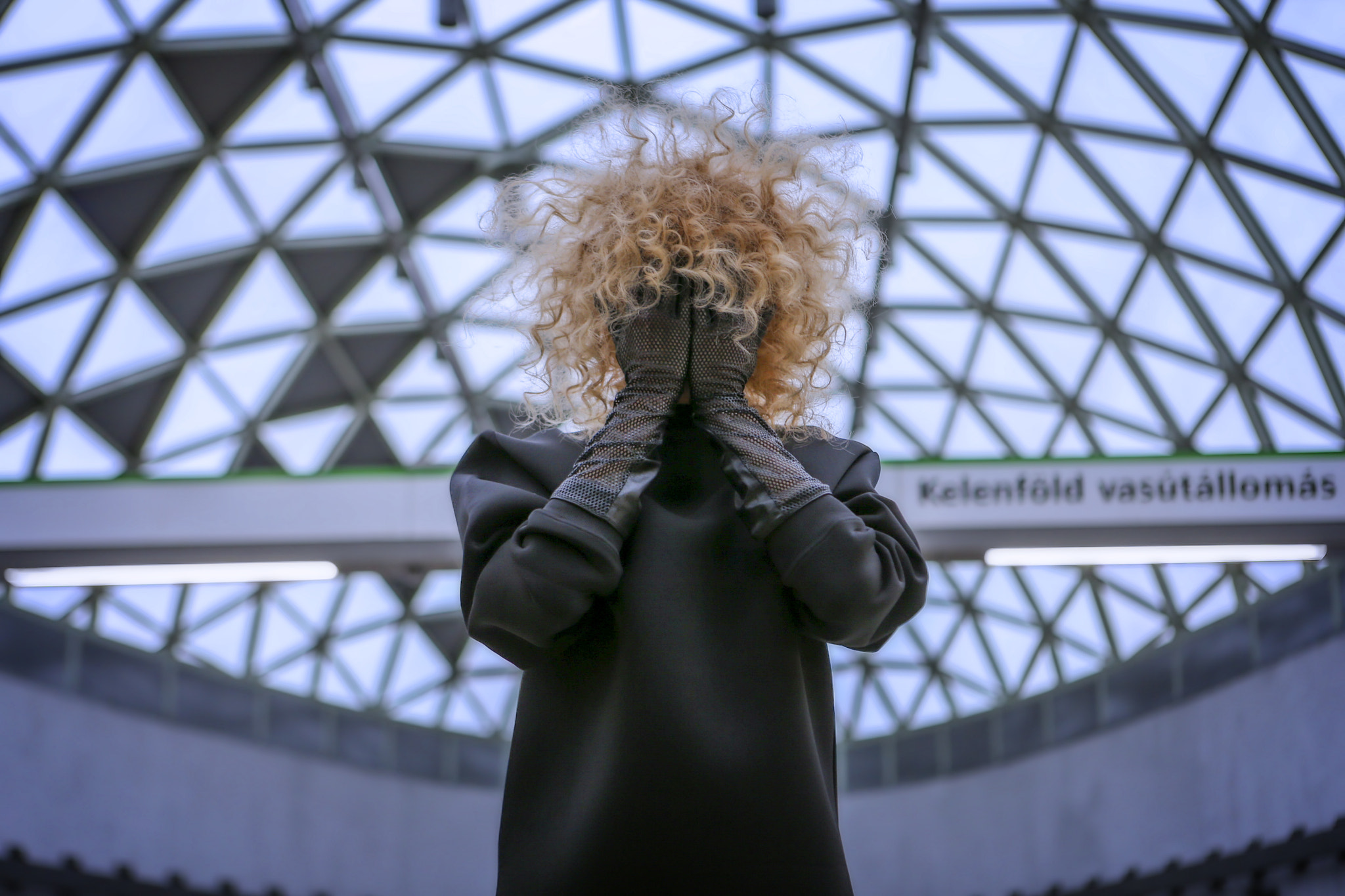 Faceless fashion